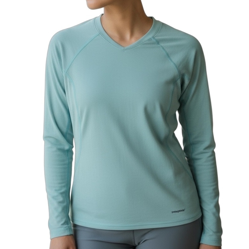 PATAGONIA Baby Blue Capilene Long Sleeve Trail Shirt